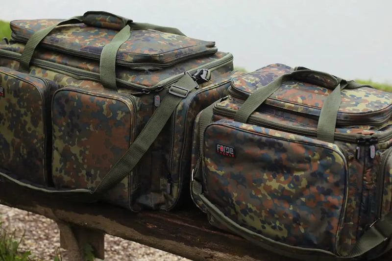 Load image into Gallery viewer, FTR Camo Carryall Bag