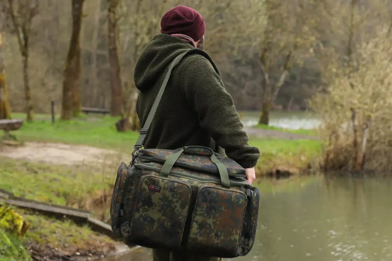 Load image into Gallery viewer, FTR Camo Carryall Bag.