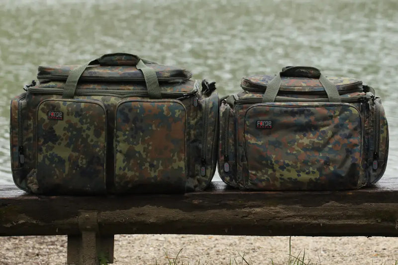 Load image into Gallery viewer, FTR Camo Carryall Bag.