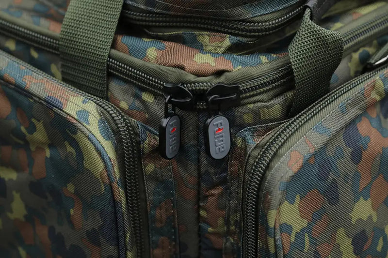 Load image into Gallery viewer, FTR Camo Carryall Bag
