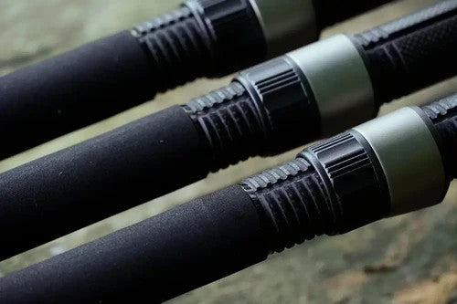 Load image into Gallery viewer, Black Bullet Carp Rod 10ft 3LB
