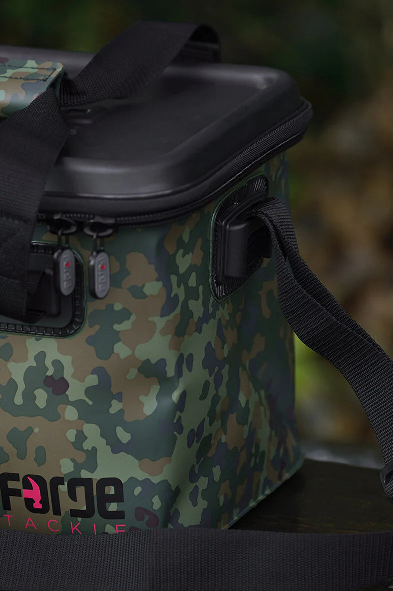 Load image into Gallery viewer, EVA FTR Camo Bag XL
